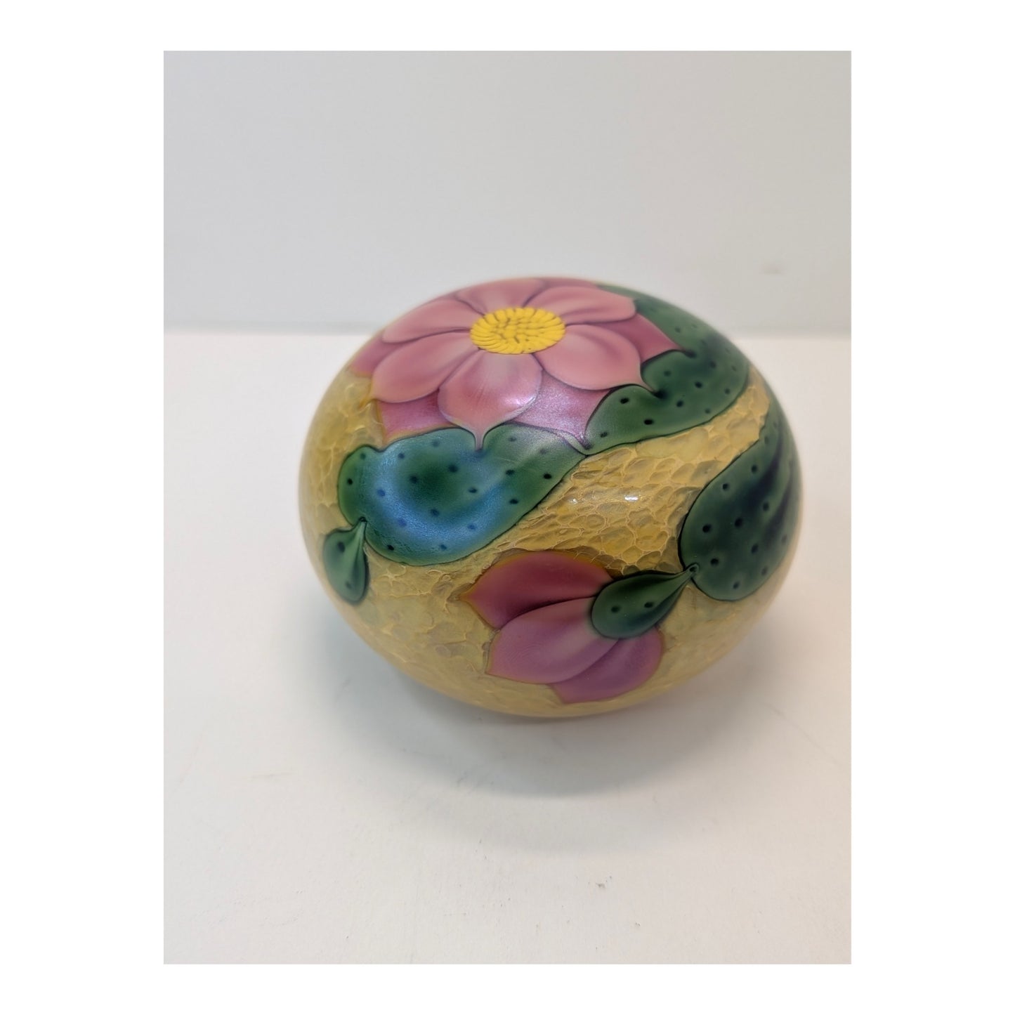 Signed David R. White Orient & Flume LE Cactus Flower Art Glass Paperweight